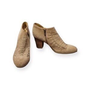 Franco Sarto ankle boots cream beige booties zip side Size 9.5 M